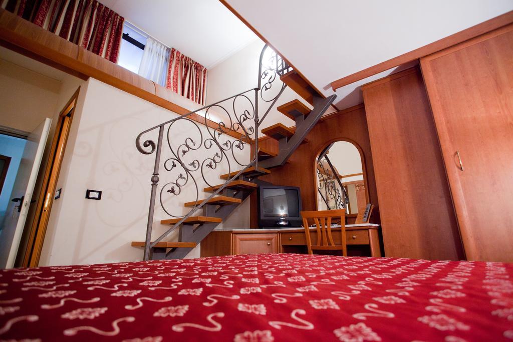 Hermitage Capua Hotel الغرفة الصورة